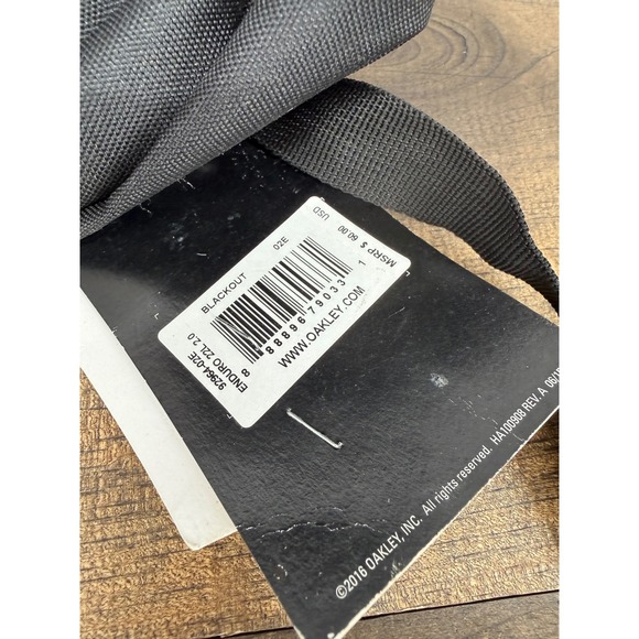 Oakley Enduro 22L 2.0 Backpack Black Laptop School Travel Minimalist Streetwear - Picture 2 of 9